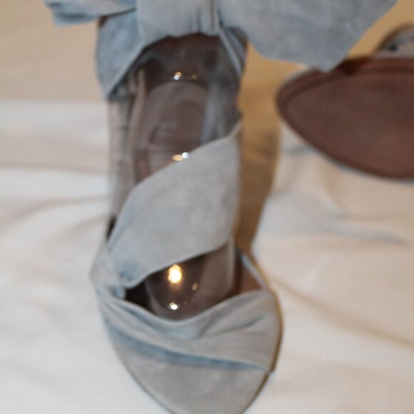 NEW WOMEN'S BCBGMAXAZARIA ANKLE TIE EMMA SUEDE SANDALS GRAY $298 - Picture 4 of 5